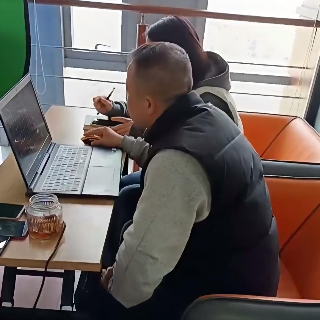  北仑宁波奥凯网络 / 江西萍乡化工填料客户：三个阿里店铺一对一陪跑，一年拿下5000条精准询盘