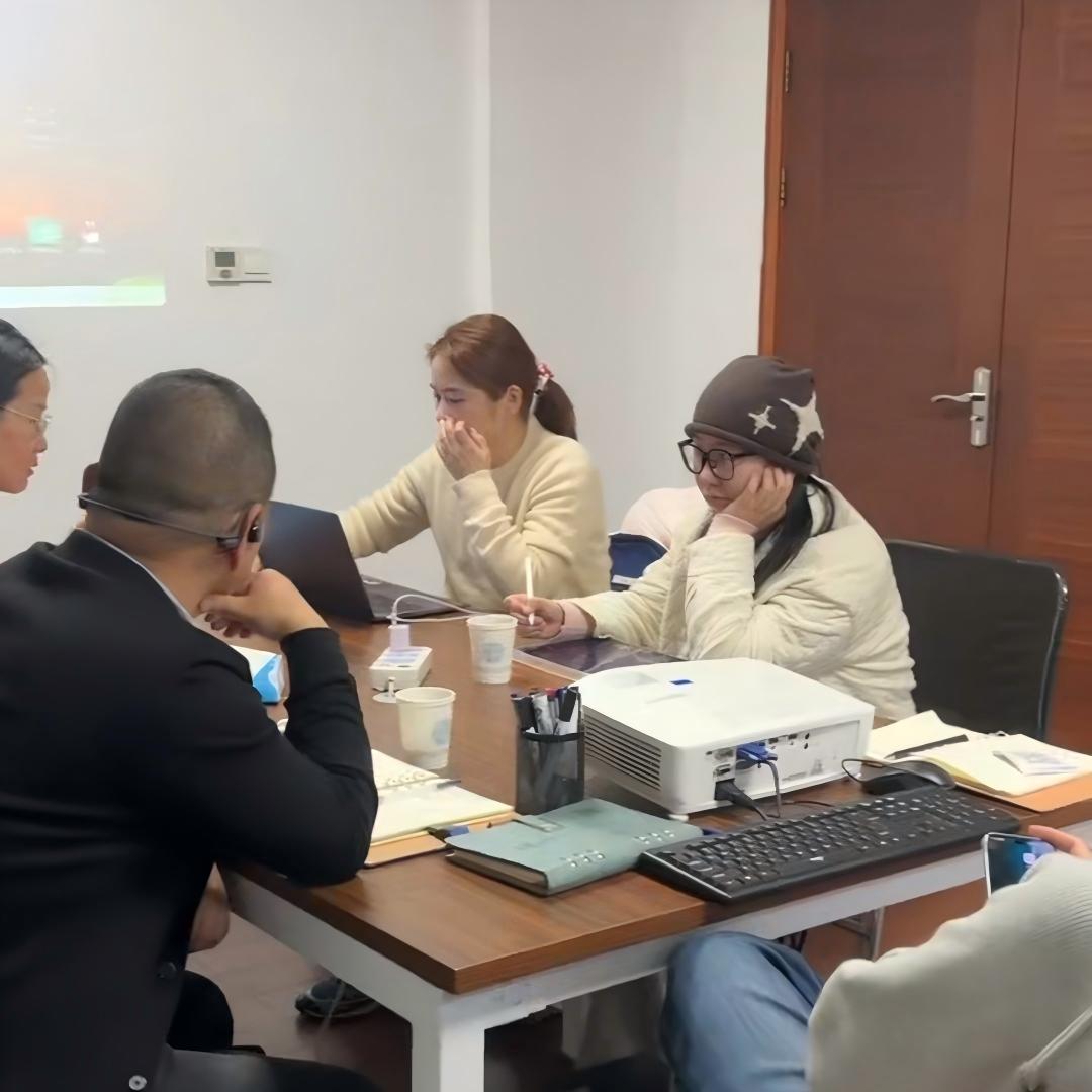 北仑工业品网络营销 / 江苏包装厂老客户来访,与奥凯谈又一年的全网营销合作